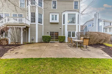 1800 Darnell Street Libertyville IL 60048