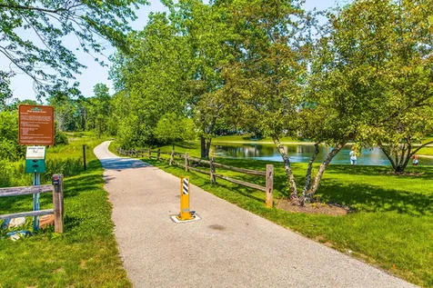 1800 Darnell Street Libertyville IL 60048