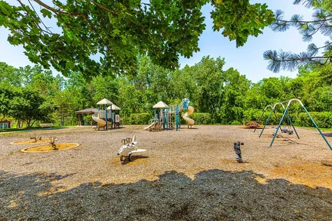1800 Darnell Street Libertyville IL 60048