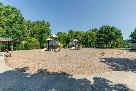 1800 Darnell Street Libertyville IL 60048
