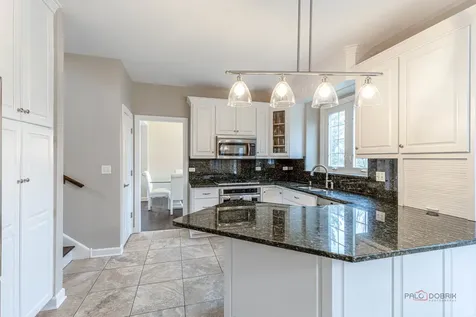 1800 Darnell Street Libertyville IL 60048