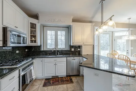 1800 Darnell Street Libertyville IL 60048