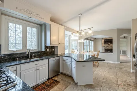 1800 Darnell Street Libertyville IL 60048