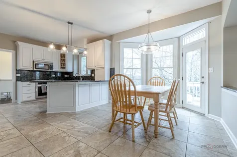 1800 Darnell Street Libertyville IL 60048