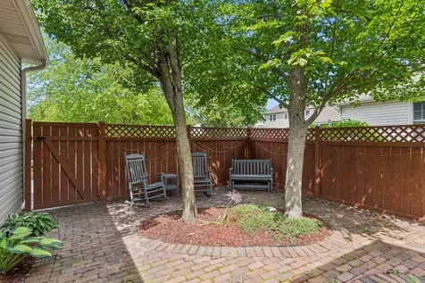 1869 Wagner Road Batavia IL 60510