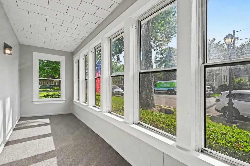 312 North Locust Street Aurora IL 60506