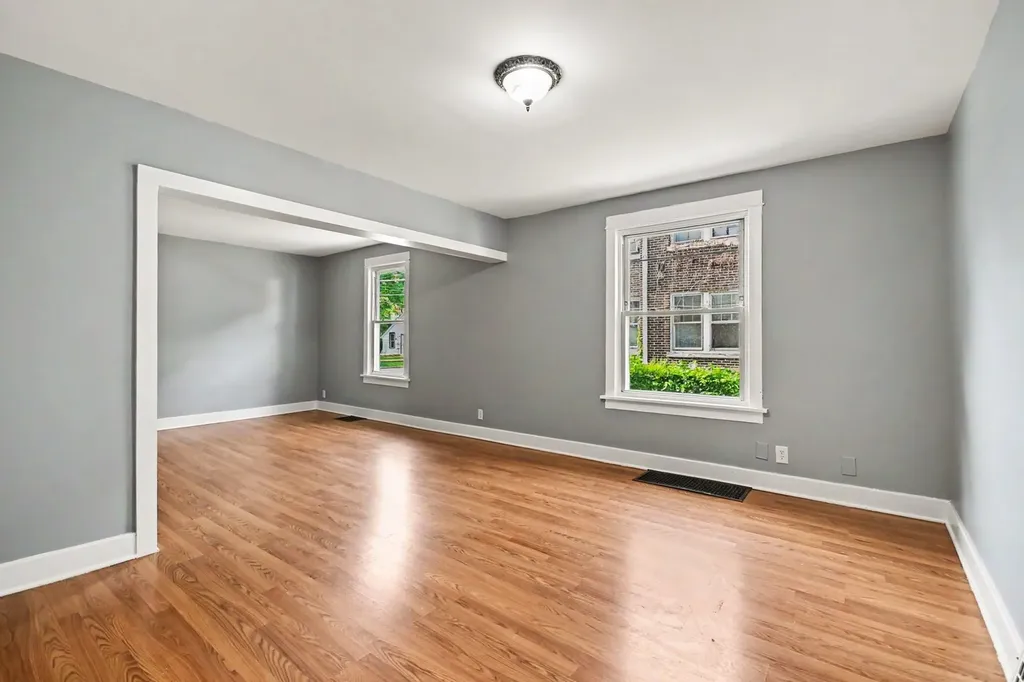 312 North Locust Street Aurora IL 60506