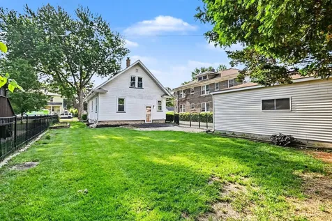 312 North Locust Street Aurora IL 60506