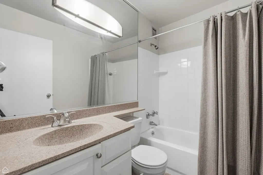 1636 North Wells Street Chicago IL 60614