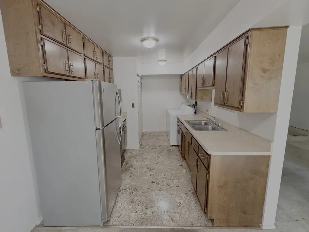 1674 Williamsburg Court Wheaton IL 60189