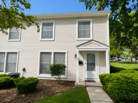 1674 Williamsburg Court Wheaton IL 60189