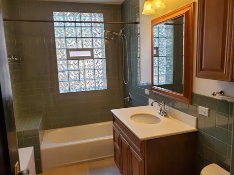 5720 South Kenwood Avenue Chicago IL 60637
