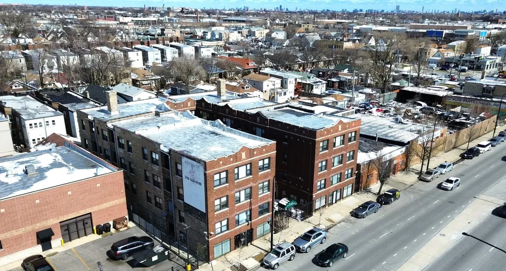 4854 West North Avenue Chicago IL 60639