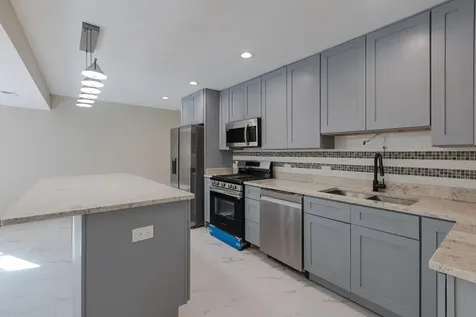 444 East 48th Street Chicago IL 60615