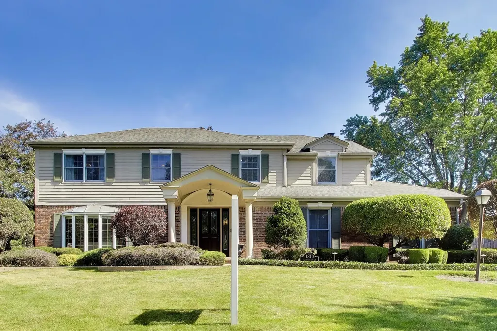 1310 West Hampton Place Palatine IL 60067