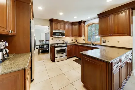 1310 West Hampton Place Palatine IL 60067