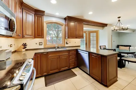 1310 West Hampton Place Palatine IL 60067