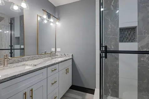 444 East 48th Street Chicago IL 60615