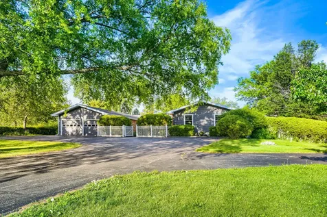9 Tomahawk Trail Oswego IL 60543