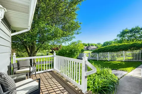 9 Tomahawk Trail Oswego IL 60543