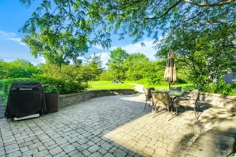 9 Tomahawk Trail Oswego IL 60543