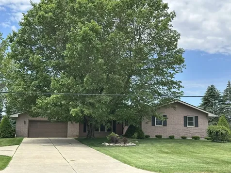 432 North Freedom Lena IL 61048