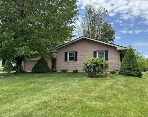 432 North Freedom Lena IL 61048