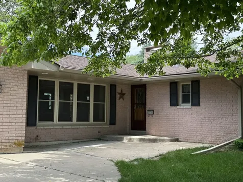432 North Freedom Lena IL 61048