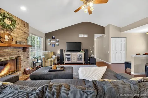 1148 Sawmill Lane Algonquin IL 60102
