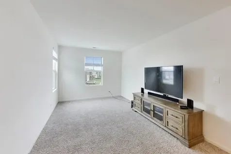 1566 Dublin Drive Hampshire IL 60140