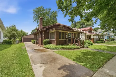 215 Willard Avenue Bloomington IL 61701