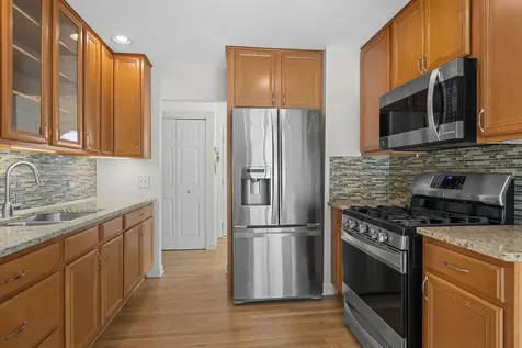 7 Greystone Court Streamwood IL 60107
