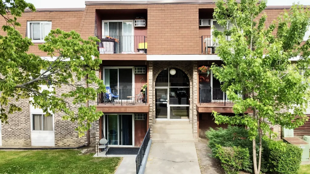 1085 Knoll Lane Hoffman Estates IL 60194