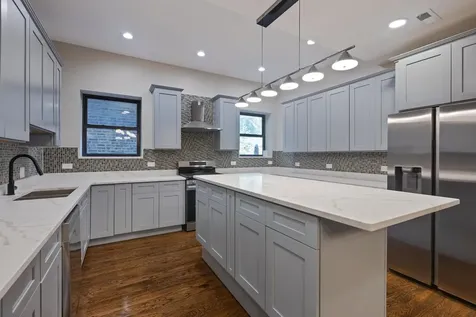 442 East 48th Street Chicago IL 60615