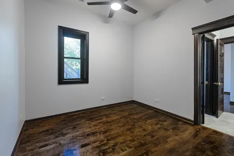 442 East 48th Street Chicago IL 60615