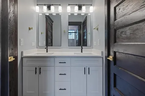 442 East 48th Street Chicago IL 60615