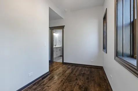 442 East 48th Street Chicago IL 60615