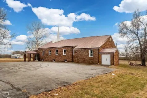 5751 Orient Blacktop Benton IL 62812