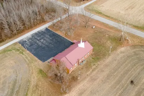 5751 Orient Blacktop Benton IL 62812