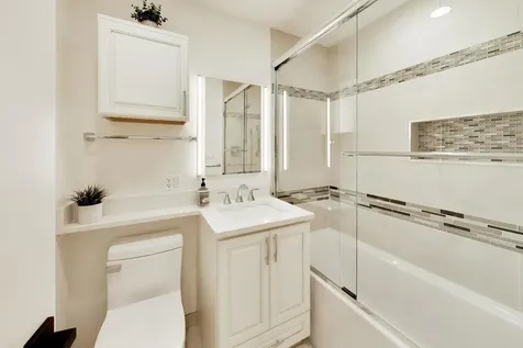 656 Jon Lane Des Plaines IL 60016