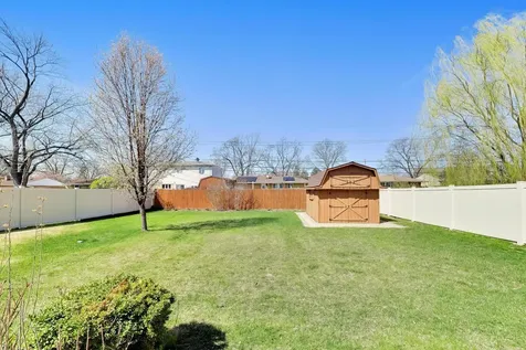 656 Jon Lane Des Plaines IL 60016