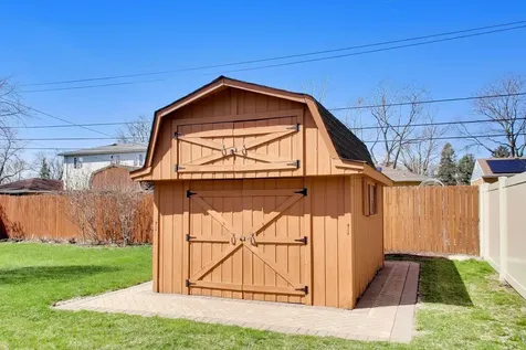 656 Jon Lane Des Plaines IL 60016