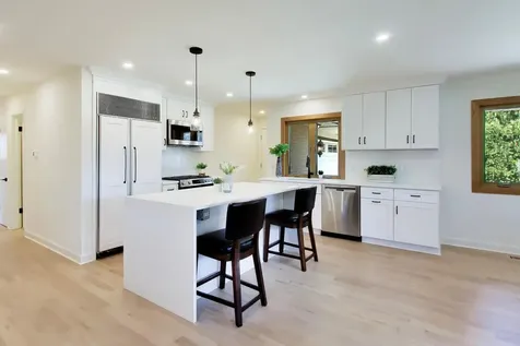 656 Jon Lane Des Plaines IL 60016