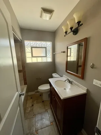 6840 West 64th Street Chicago IL 60638