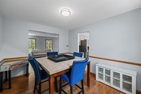 281 Tyler Court Libertyville IL 60048