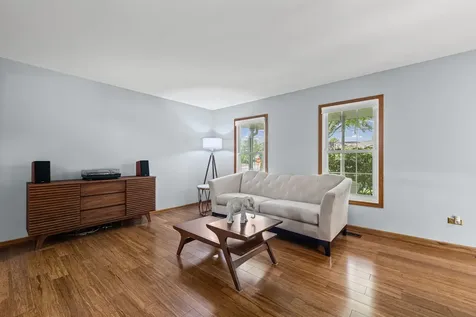 281 Tyler Court Libertyville IL 60048