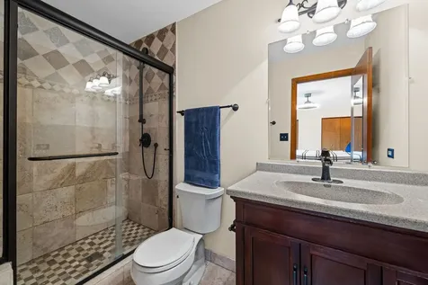 281 Tyler Court Libertyville IL 60048