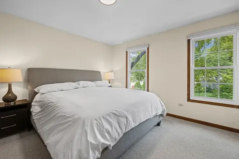281 Tyler Court Libertyville IL 60048