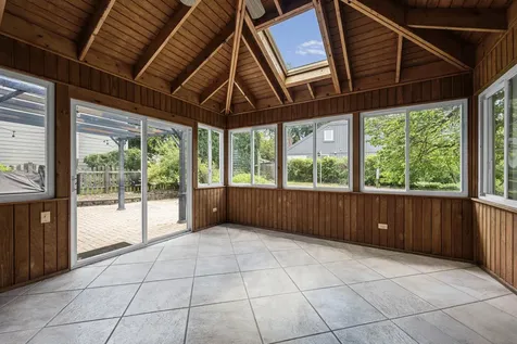 281 Tyler Court Libertyville IL 60048
