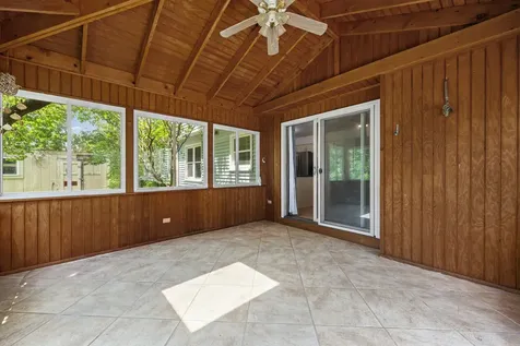 281 Tyler Court Libertyville IL 60048